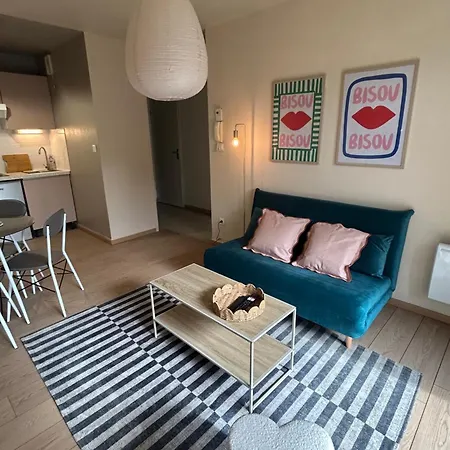 Apartament Avec Bacon Et Piscine Blaye