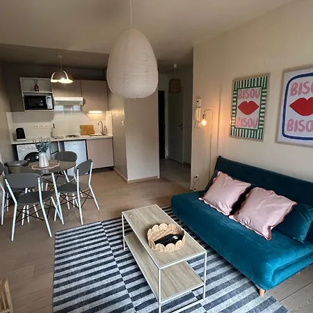 Avec Bacon Et Piscine Apartament *