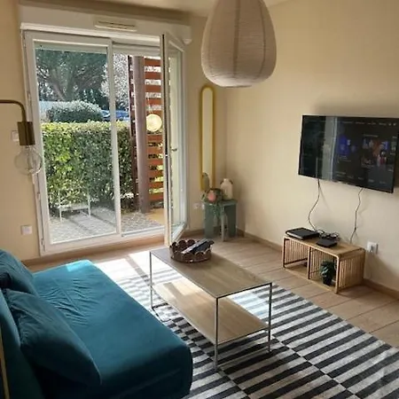 Avec Bacon Et Piscine Apartament