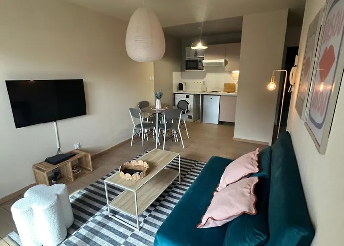 Avec Bacon Et Piscine Lejlighed Blaye