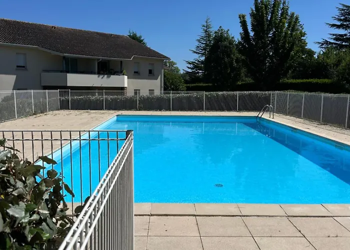 Avec Bacon Et Piscine Blaye